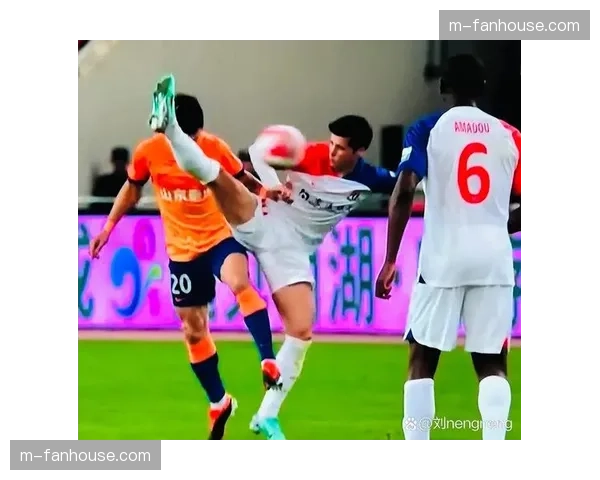 山东泰山主场引入全新立体投影技术，于开场秀展示球队历史瞬间